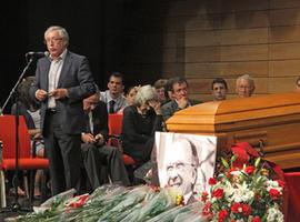 Acto de homenaje a Santiago Carrillo en el Teatro Jovellanos
