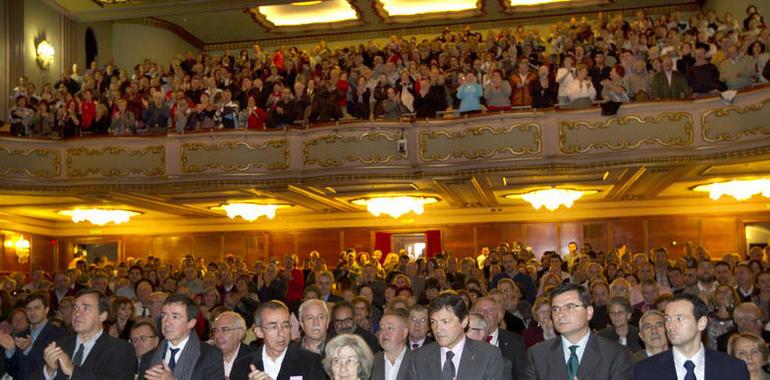 Se celebró el homenaje a Santiago Carrillo en el Teatro Jovellanos