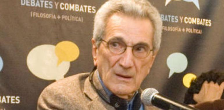 Toni Negri disertó sobre Biocapitalismo en la Casa del Bicentenario