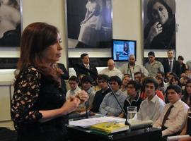 Cristina pide a \"todos los políticos\" que digan lo que piensan