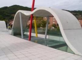 Renovación del alumbrado en el parque de La Campilla, en Serrallo