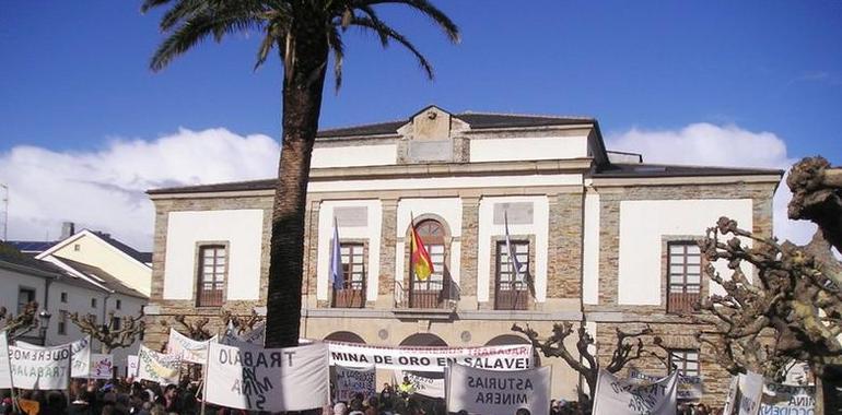 Tapiegos en defensa de "Trabajo ya, mina sí"