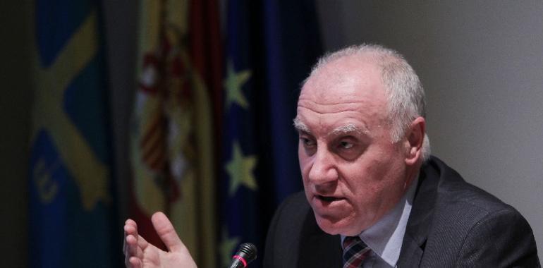 Blanco defiende la apuesta del Principado por una Sanidad pública frente a la privatización del PP