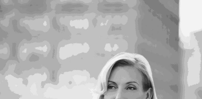 La cantante Ute Lemper actúa por primera vez en Oviedo