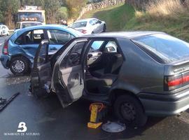 Un conductor, herido tras chocar dos vehículos bajando El Gobernador hacia la Villa