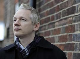 Julian Assange tiene una afección crónica en el pulmón 