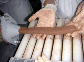 Fabrican ladrillos con residuos de papel