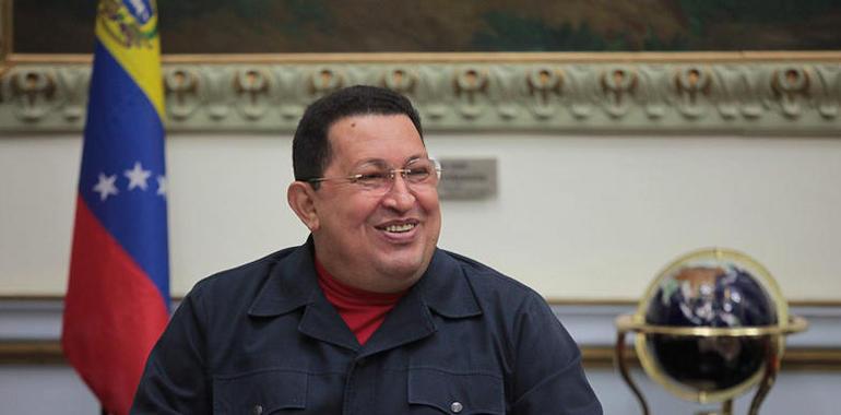 Chávez superó la cirugía y descansa en su habitación