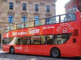El bus turístico de Gijón recorre las calles de Nantes y Saint Nazaire 
