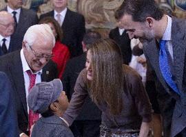 La recepción de Los Príncipes a Mensajeros de la Paz, plena de asturianía