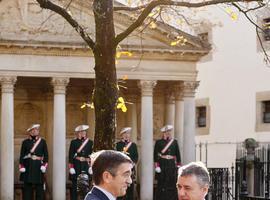 Iñigo Urkullu jura su cargo ante el árbol de Gernika