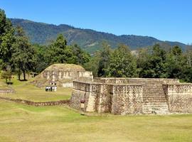 La fiesta del \fin del mundo\, 13 B’aqtun en Iximché