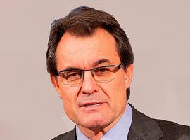 CiU y ERC pactan celebrar el referéndum el 2014