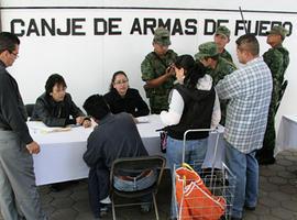 Se cambian armas por ayuda económica en \El Señor de la Cuevita\