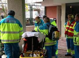 Tres intoxicados por humo en el incendio originado en el árbol de Navidad en una vivienda