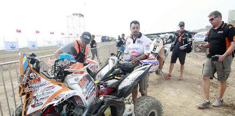 Los vehículos del Dakar esperan al sábado en su nuevo Village (FOTOS)