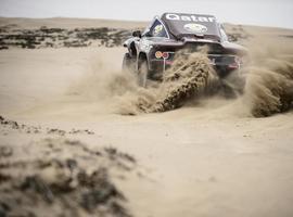 Victoria y liderato para Carlos Sainz en el Dakar