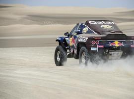 Sainz cede el liderato del Dakar al francés Peterhansel