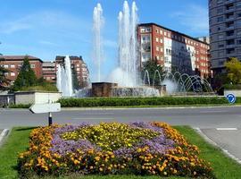 FORO Oviedo pide una placa junto a los leones de la Plaza Castilla a la labor altruista de Lions Club
