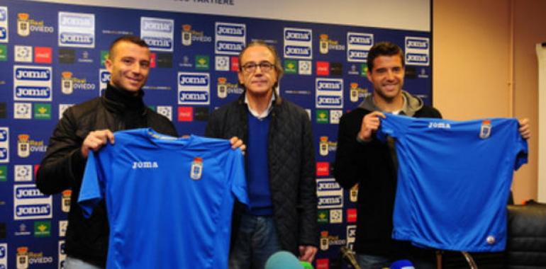 El Real Oviedo presenta a sus dos primeros refuerzos