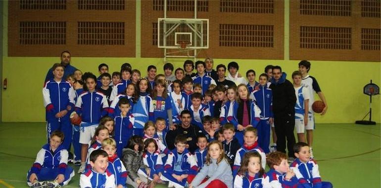 El asturiano Saúl Blanco visitó el Colegio École