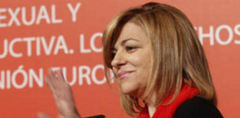 Valenciano: "La maternidad no es cosa de ministros ni de curas, es cosa de las mujeres" 