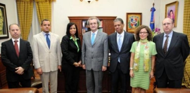 Gobiernos dominicano y de España dejan en funcionamiento el "Correo Giro Urgente" 