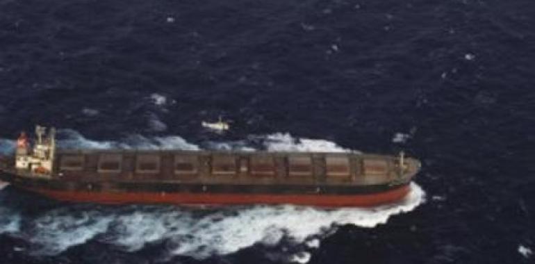 El  “Cape Baltic”, fondeado en El Musel, sufrió un incidente a causa del temporal 