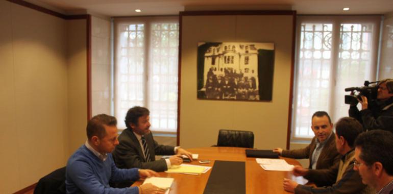 Reunión del diputado popular Rodrìguez Feito con directivos del Sindicato de Policía Local de Asturias