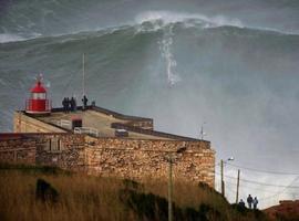 Garrett McNamara surfeando una ola de 30 metros (VIDEO)