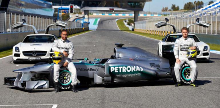 El nuevo W04 de Mercedes ve la luz