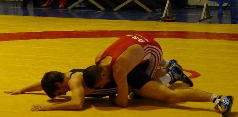 Asturias logra 14 medallas en la primera jornada del Campeonato de España de Lucha