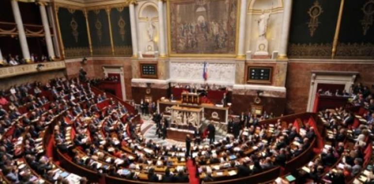 El Parlamento francés aprueba la Ley que permite el matrimonio homosexual