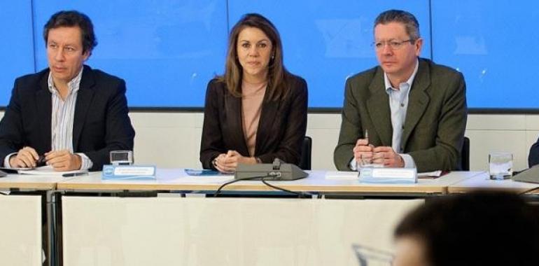 Cospedal: “El PP seguirá explicando a la sociedad las reformas del Gobierno” 