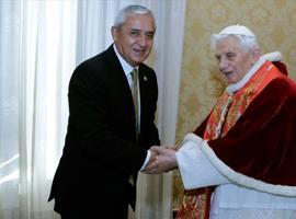 El Papa dedica una de sus últimas audiencias al presidente de Guatemala