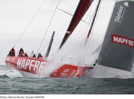 El Desafío Mapfre, en busca del viento