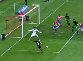 El Sporting claudica ante el Elche (vídeo resumen)