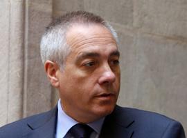 EL PSC pide \abierta y públicamente\ la abdicación del Rey 