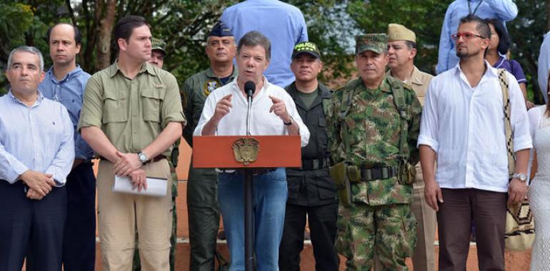 Santos anuncia más policías y fiscales para combatir crimen organizado en Medellín