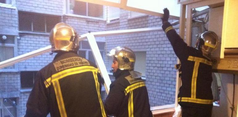 Cuatro niños han salido milagrosamente ilesos tras una explosión en una vivienda en Torrejón