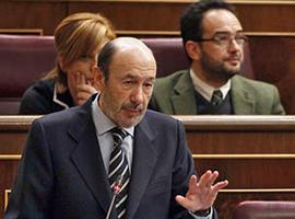 Rubalcaba exige a Rajoy que \"priorice el crecimiento\"