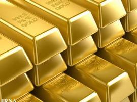 Gold holds steady