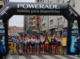 Roberto Rubén Jiménez e Itziar Méndez se imponen en la Media Maratón de Siero