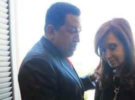 Cristina Fernández viajó a Venezuela por el fallecimiento del presidente Chávez 