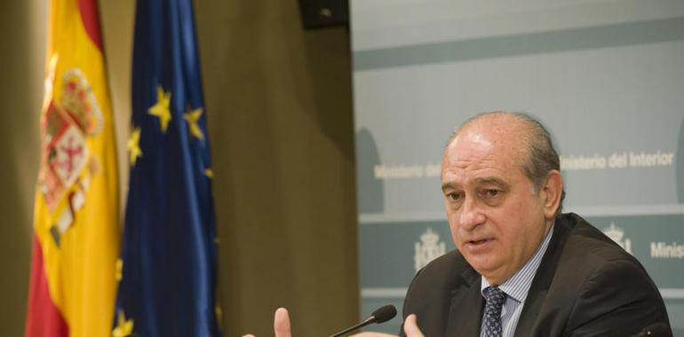 El ministro de Interior "compara la UTE de Villabona con programas con animales de compañía"