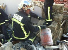 Una mujer con graves quemaduras tras una explosión de gas que derrumbó una casa en Manzanares