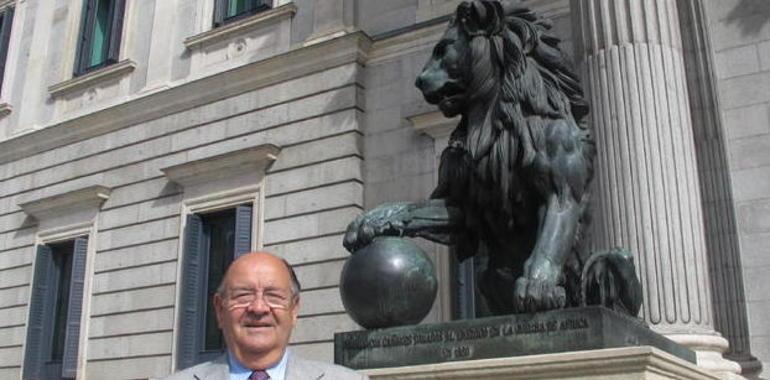 Sostres: “Se hace necesario reforzar la autoridad del profesor"