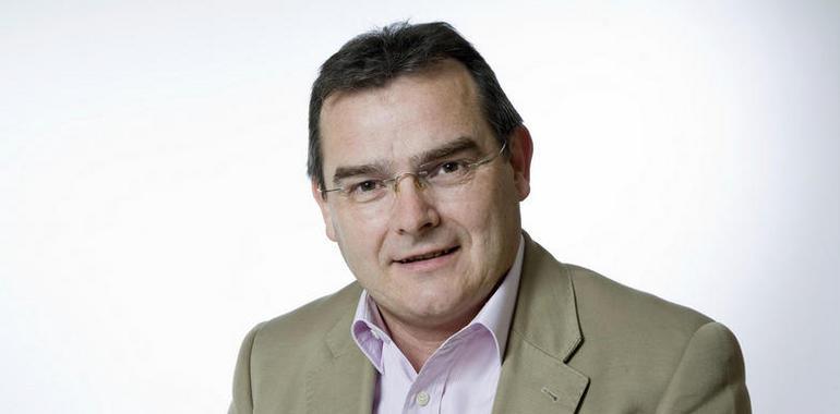 El consejo político de IU refrenda a Ángel González como portavoz al confiar en su honradez
