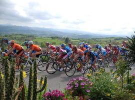 El ciclismo asturiano lucha por la Vuelta