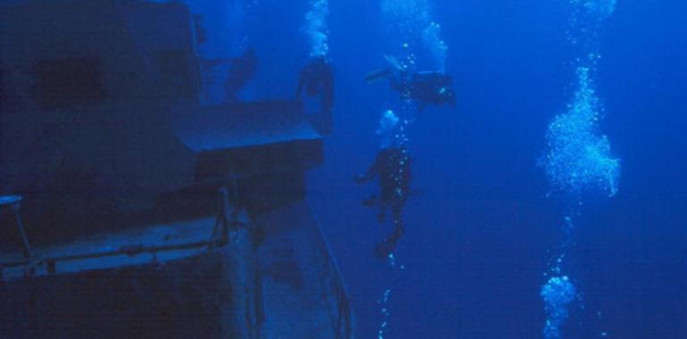 USS Saratoga en el Atolón de Bikini en las Islas Marshall